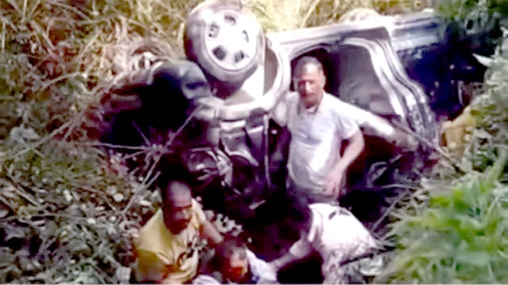 Car falls into 150 feet deep ditch in Solan 24yearold woman dies 4 people seriously injured